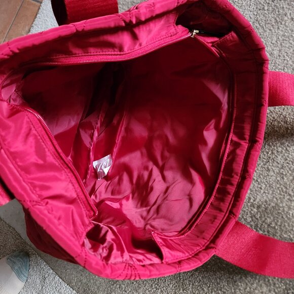 VS Quilted Puffer Tote - Picture 2 of 10